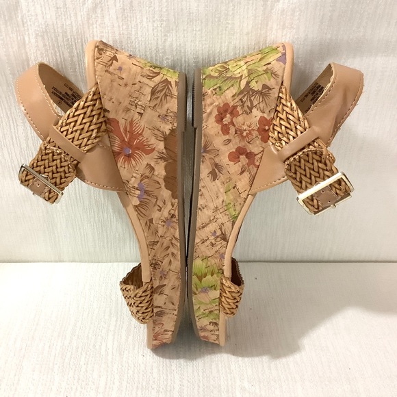 STEVE MADDEN “Buttercup” Printed Cork Wedge Sandals - Picture 4 of 10